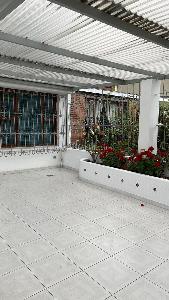 Casa de 3 alcobas en venta en Modelia, Bogotá, 240 m² · foto 2 de 20
