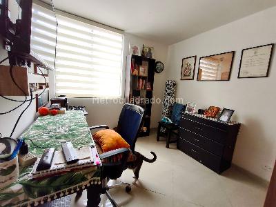 Apartamento de 3 alcobas en venta en El Poblado Loma Del Indio, Medellín, 74 m² · foto 10 de 15