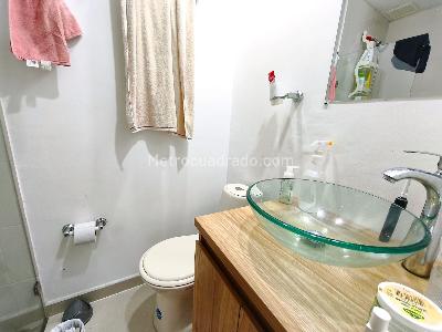 Apartamento de 3 alcobas en venta en El Poblado Loma Del Indio, Medellín, 74 m² · foto 14 de 15