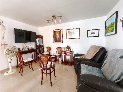 Apartamento de 3 alcobas en venta en El Poblado Loma Del Indio, Medellín, 74 m² · foto 2 de 15