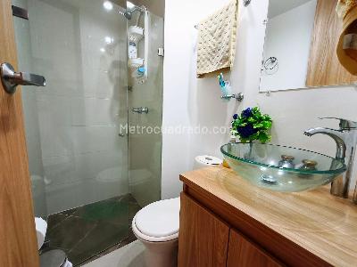 Apartamento de 3 alcobas en venta en El Poblado Loma Del Indio, Medellín, 74 m² · foto 7 de 15