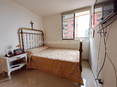 Apartamento de 3 alcobas en venta en El Poblado Loma Del Indio, Medellín, 74 m² · foto 8 de 15