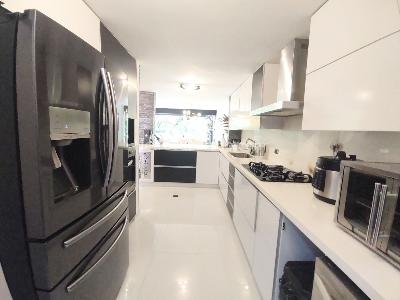 Casa de 3 alcobas en venta en Poblado San Lucas, Medellín, 269 m² · foto 10 de 20