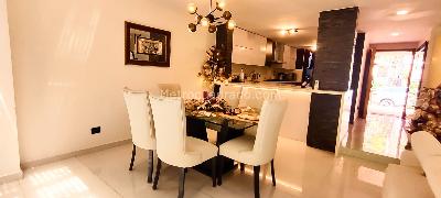 Casa de 3 alcobas en venta en Poblado San Lucas, Medellín, 269 m² · foto 8 de 20