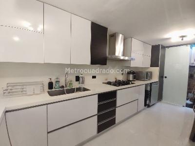 Casa de 3 alcobas en venta en Poblado San Lucas, Medellín, 269 m² · foto 9 de 20