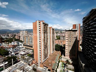 Apartamento de 3 alcobas en venta en Los Colores, Medellín, 95 m² · foto 18 de 19