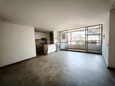 Apartamento de 3 alcobas en venta en Los Colores, Medellín, 95 m² · foto 3 de 19