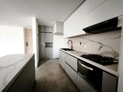 Apartamento de 3 alcobas en venta en Los Colores, Medellín, 95 m² · foto 7 de 19