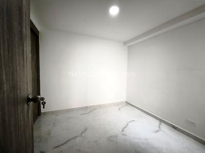 Apartamento de 2 alcobas en venta en El Poblado Loma Del Indio, Medellín, 58 m² · foto 10 de 15