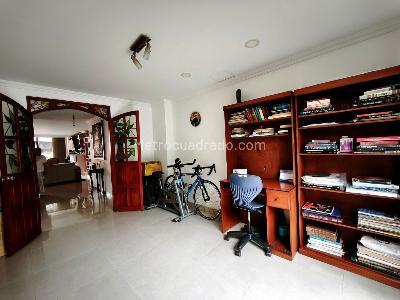 Apartamento de 4 alcobas en venta en El Poblado Loma De Los Parra, Medellín, 145 m² · foto 12 de 19