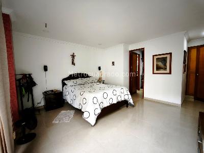 Apartamento de 4 alcobas en venta en El Poblado Loma De Los Parra, Medellín, 145 m² · foto 16 de 19