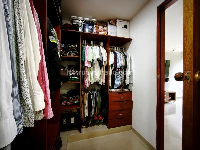 Apartamento de 4 alcobas en venta en El Poblado Loma De Los Parra, Medellín, 145 m² · foto 18 de 19