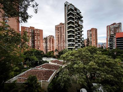 Apartamento de 4 alcobas en venta en El Poblado Loma De Los Parra, Medellín, 145 m² · foto 19 de 19