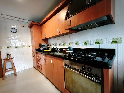 Apartamento de 4 alcobas en venta en El Poblado Loma De Los Parra, Medellín, 145 m² · foto 8 de 19