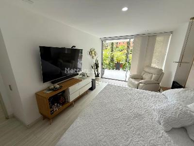 Apartamento de 4 alcobas en venta en El Poblado Castropol, Medellín, 250 m² · foto 18 de 19