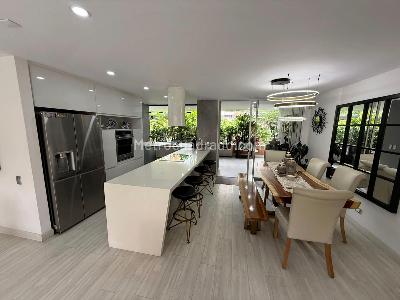 Apartamento de 4 alcobas en venta en El Poblado Castropol, Medellín, 250 m² · foto 7 de 19