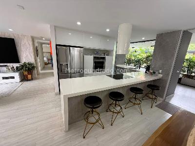 Apartamento de 4 alcobas en venta en El Poblado Castropol, Medellín, 250 m² · foto 9 de 19