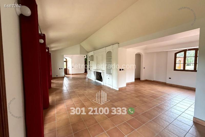 Casa – Envigado, Valle de Aburrá - Más