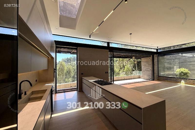 Casa – Envigado, Valle de Aburrá - Más