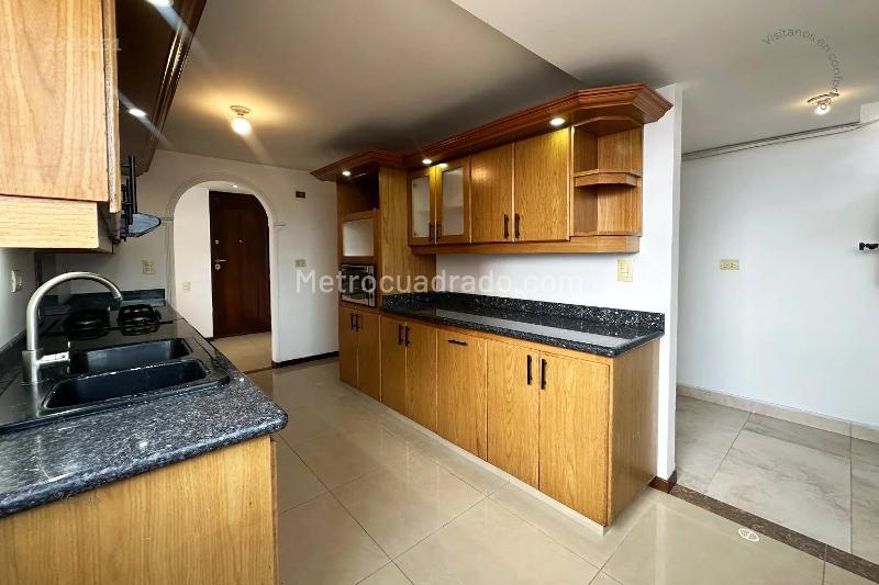 Piso – Medellín, Los Balsos Numero 2, El Poblado - Vista 2