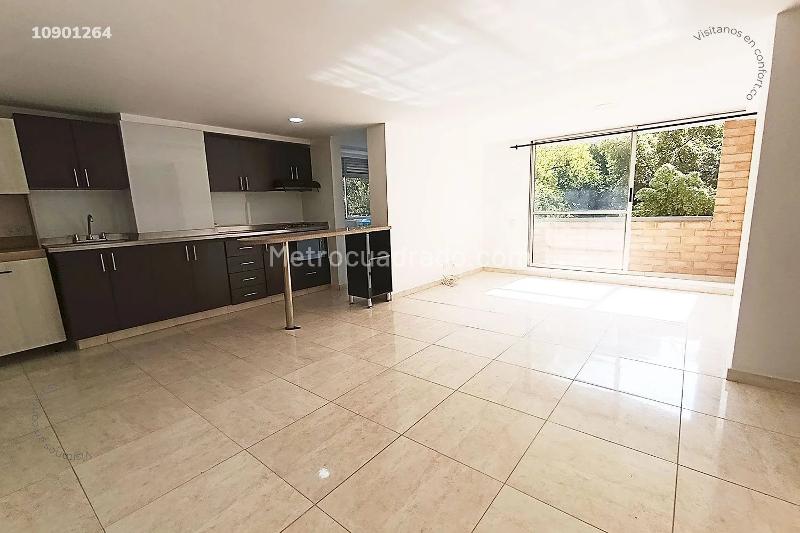 Piso – Sabaneta Antioquia, Las Lomitas - Vista 2