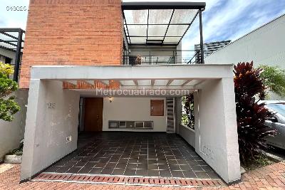 Casa en Arriendo, Altos Del Poblado, Medellín
