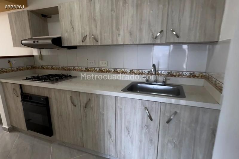 Piso – Medellín - Más