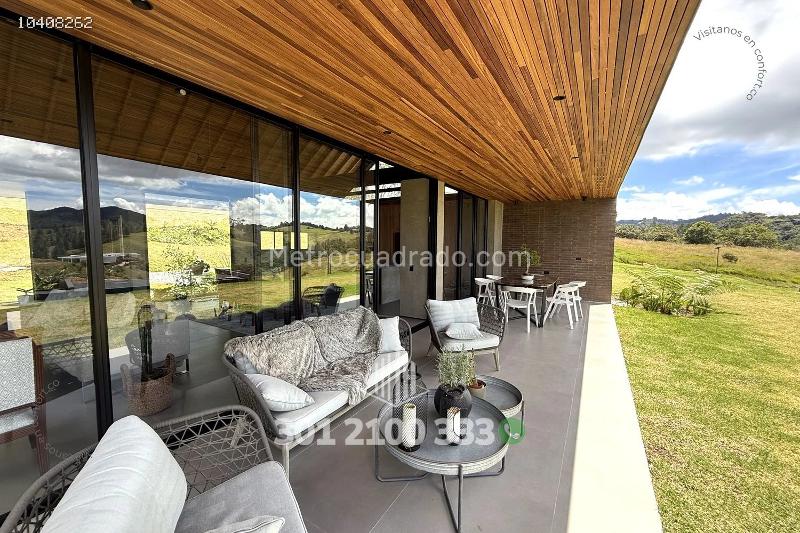 Casa – Envigado, Valle de Aburrá - Más