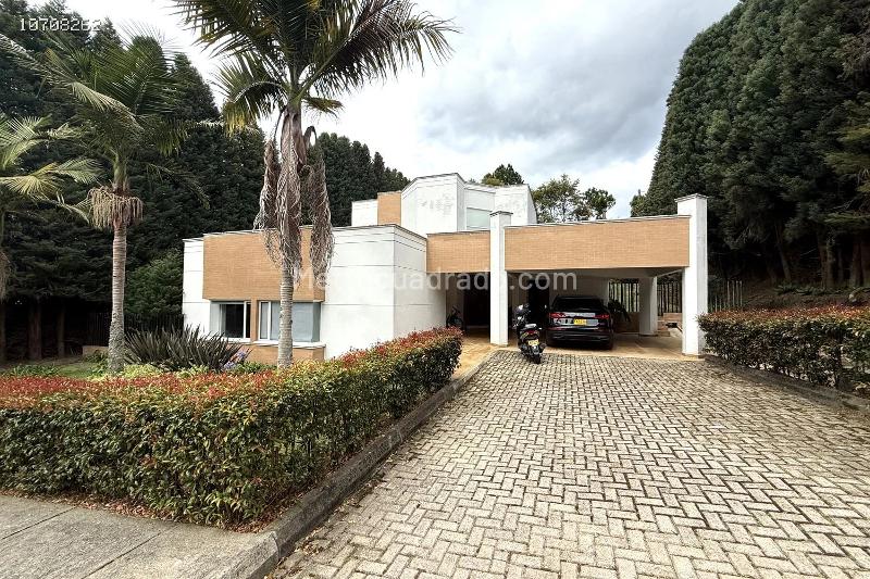 Casa – Envigado, Valle de Aburrá - Vista 2