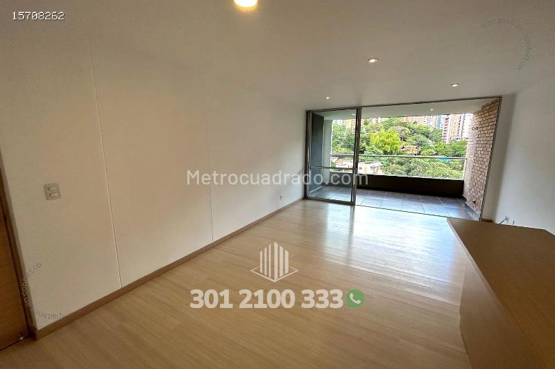 Apartamento de 3 habitaciones en Loma del Esmeraldal - 2