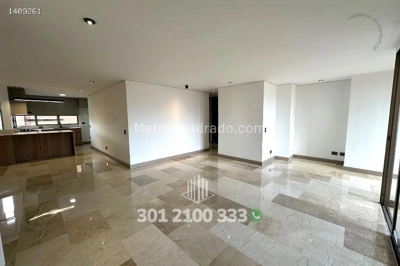Luxury 3BR Apartment in Los Parra - 2
