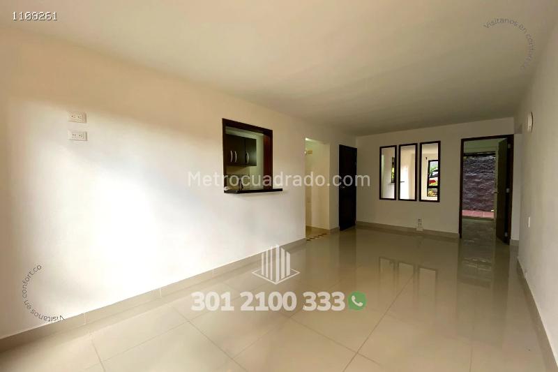 3BR Apartment in El Tesoro - 2