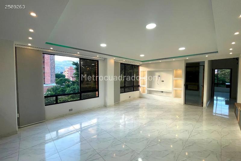 Spacious 4BR Apartment in Conquistadores