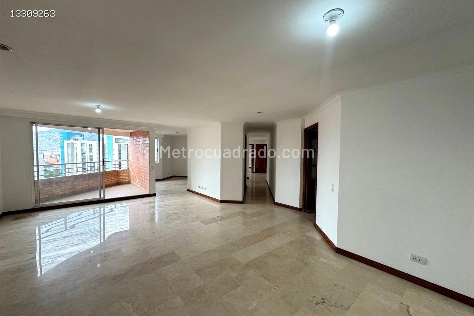 Apartamento de 3 habitaciones en arriendo en Laureles, Medellín — imagen 1 de 20