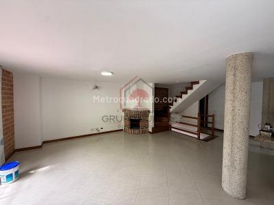 Casa de 4 alcobas en venta en Aves Maria, Sabaneta, 217 m² · foto 10 de 20
