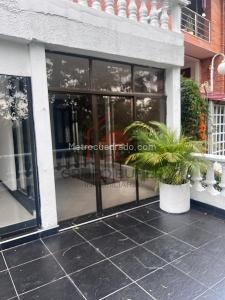 Apartamento de 5 alcobas en venta en El Poblado, Medellín, 1159 m² · foto 18 de 20