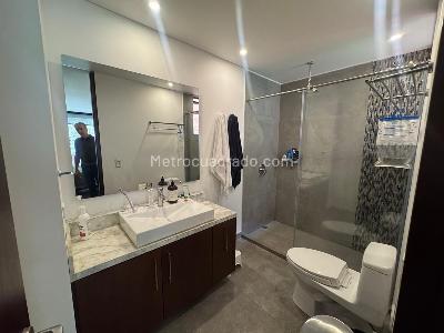 Apartamento de 3 alcobas en venta en Santa Barbara Oriental, Bogotá, 250 m² · foto 9 de 20