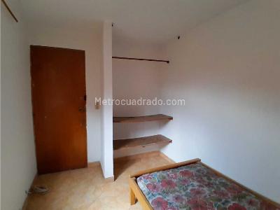 Casa de 5 alcobas en arriendo en Centro, Medellín, 235 m² · foto 7 de 8