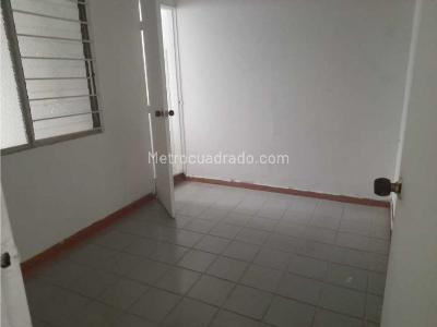 Casa de 4 alcobas en arriendo en La Floresta, Medellín, 114 m² · foto 2 de 15