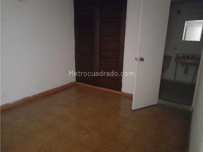 Casa de 4 alcobas en arriendo en La Floresta, Medellín, 114 m² · foto 6 de 15