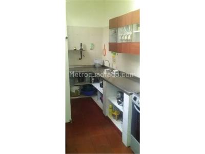 Casa de 5 alcobas en venta en Centro, Medellín, 224 m² · foto 2 de 12