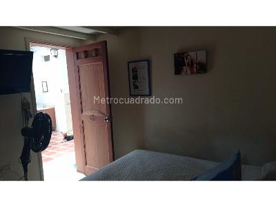 Casa de 5 alcobas en venta en Boston, Medellín, 270 m² · foto 12 de 20