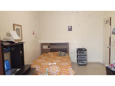 Casa de 5 alcobas en venta en Boston, Medellín, 270 m² · foto 16 de 20