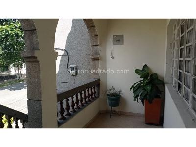 Casa de 5 alcobas en venta en Boston, Medellín, 270 m² · foto 2 de 20