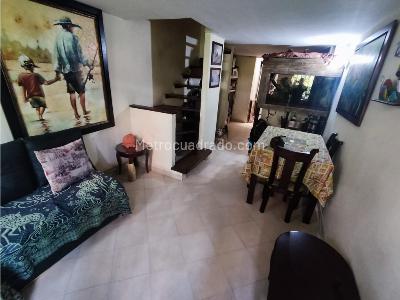 Casa de 3 alcobas en venta en Buenos Aires, Medellín, 85 m² · foto 2 de 7