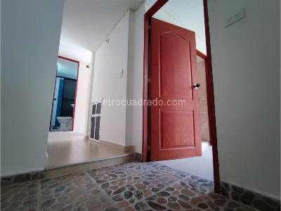 Casa de 5 alcobas en venta en Serramonte, Bello, 98 m² · foto 7 de 20