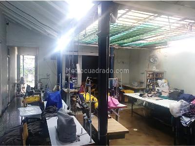 Casa de 5 alcobas en venta en Robledo, Medellín, 399 m² · foto 2 de 8