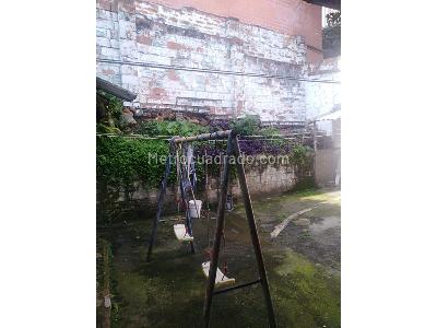 Casa de 5 alcobas en venta en Robledo, Medellín, 399 m² · foto 8 de 8