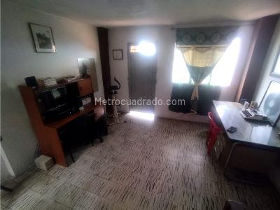 Casa de 5 alcobas en venta en La Milagrosa, Medellín, 124 m² · foto 8 de 20