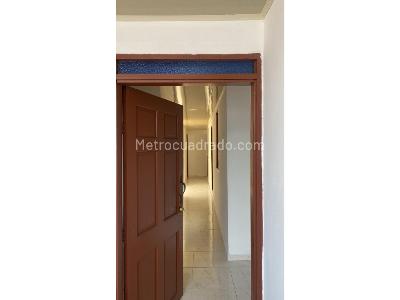 Casa de 3 alcobas en venta en Las Palmas, Medellín, 75 m² · foto 2 de 20